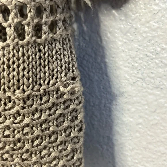 H&M Size L Gray Knit Sweater - Picture 3 of 4